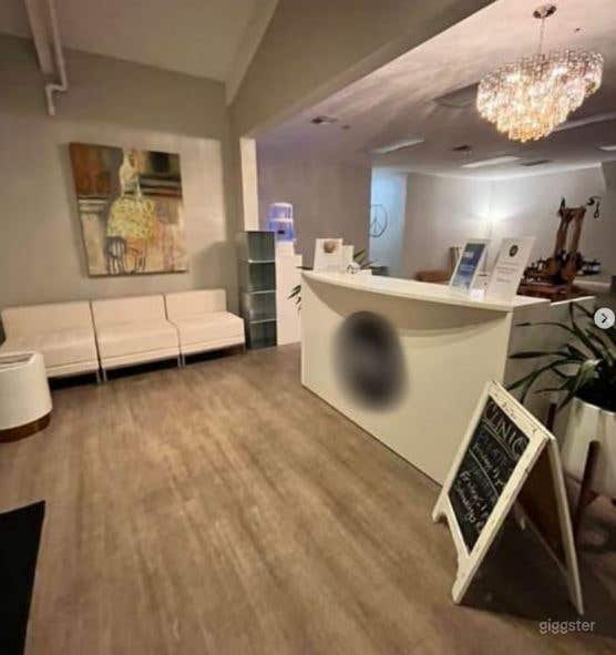 Lovely Lobby Studio for Photoshoots  Photo 4