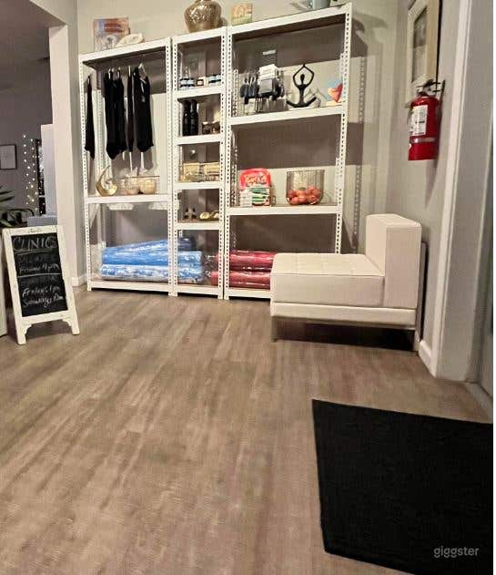 Lovely Lobby Studio for Photoshoots  Photo 2