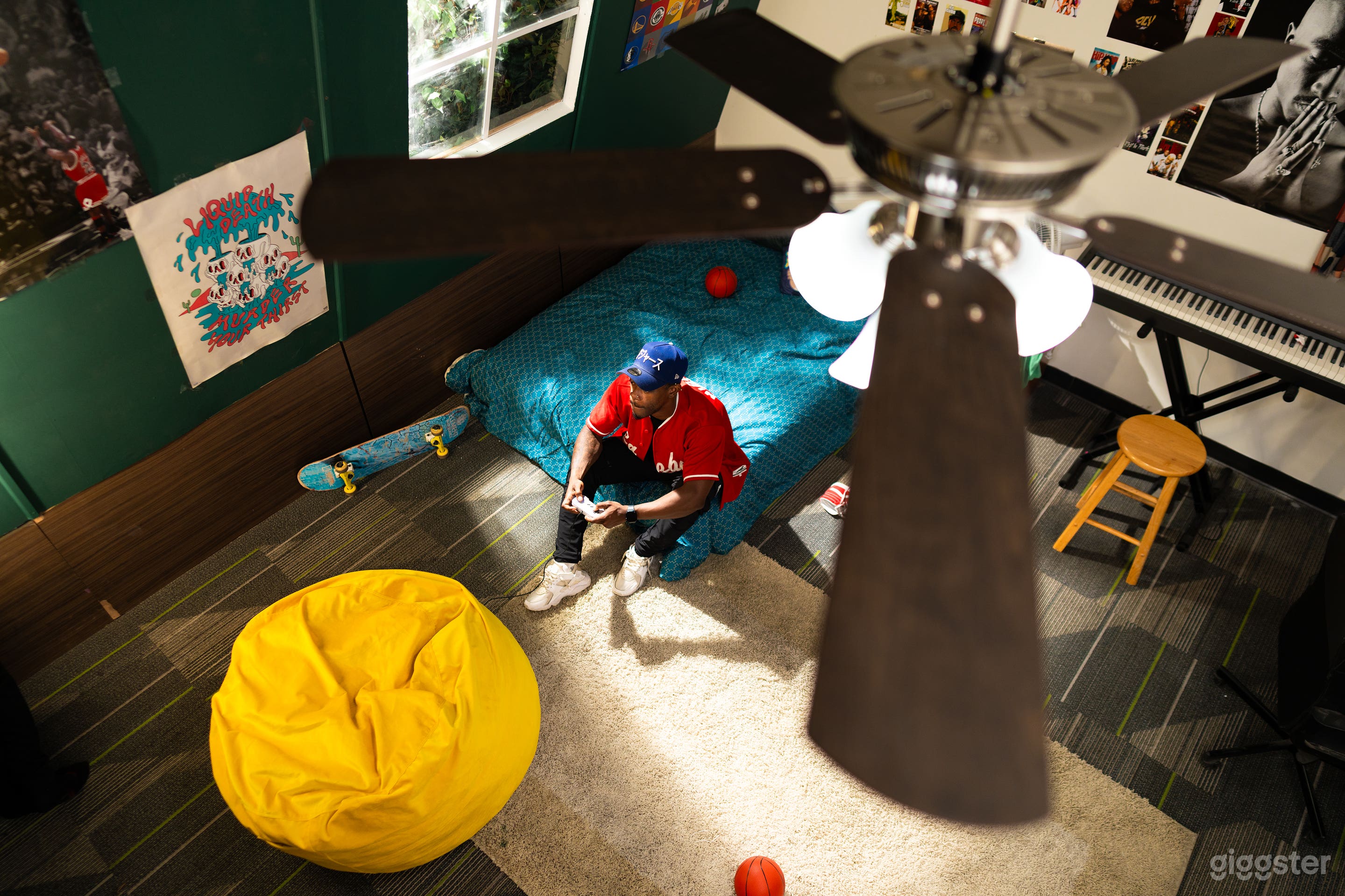 90s / 2000s Bedroom &amp; Y2K Pink Bedroom  Photo 4