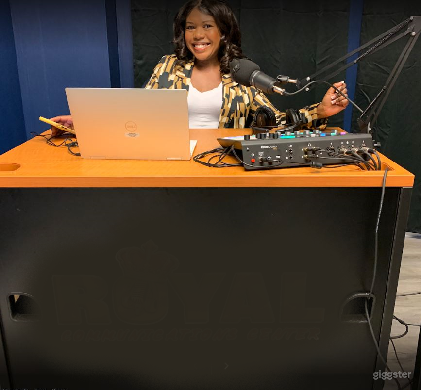 Blue Podcast studio room in Stamford Photo 1