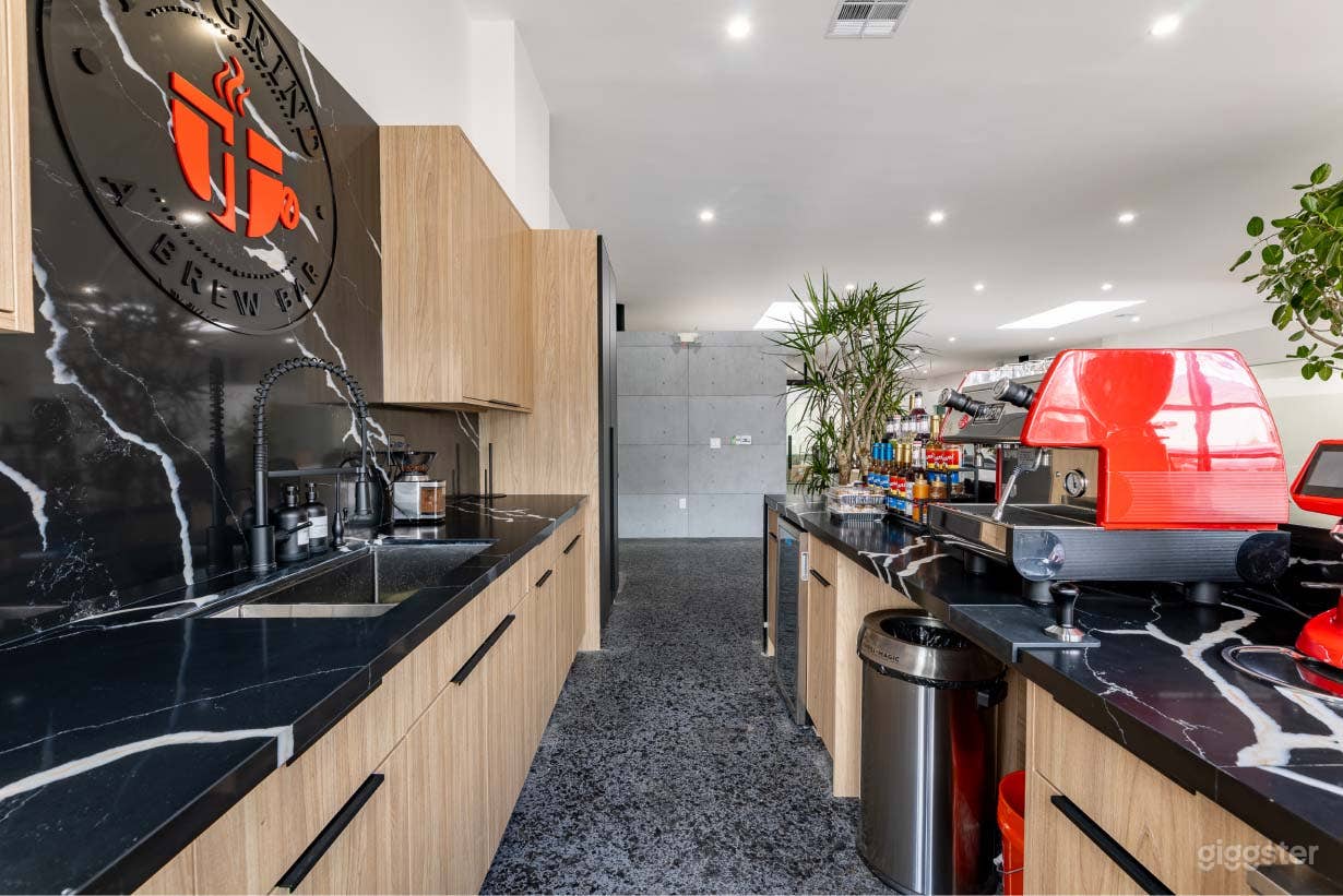 Spacious Modern Office in Burbank – Film/Photo Shoot Ready Photo 4