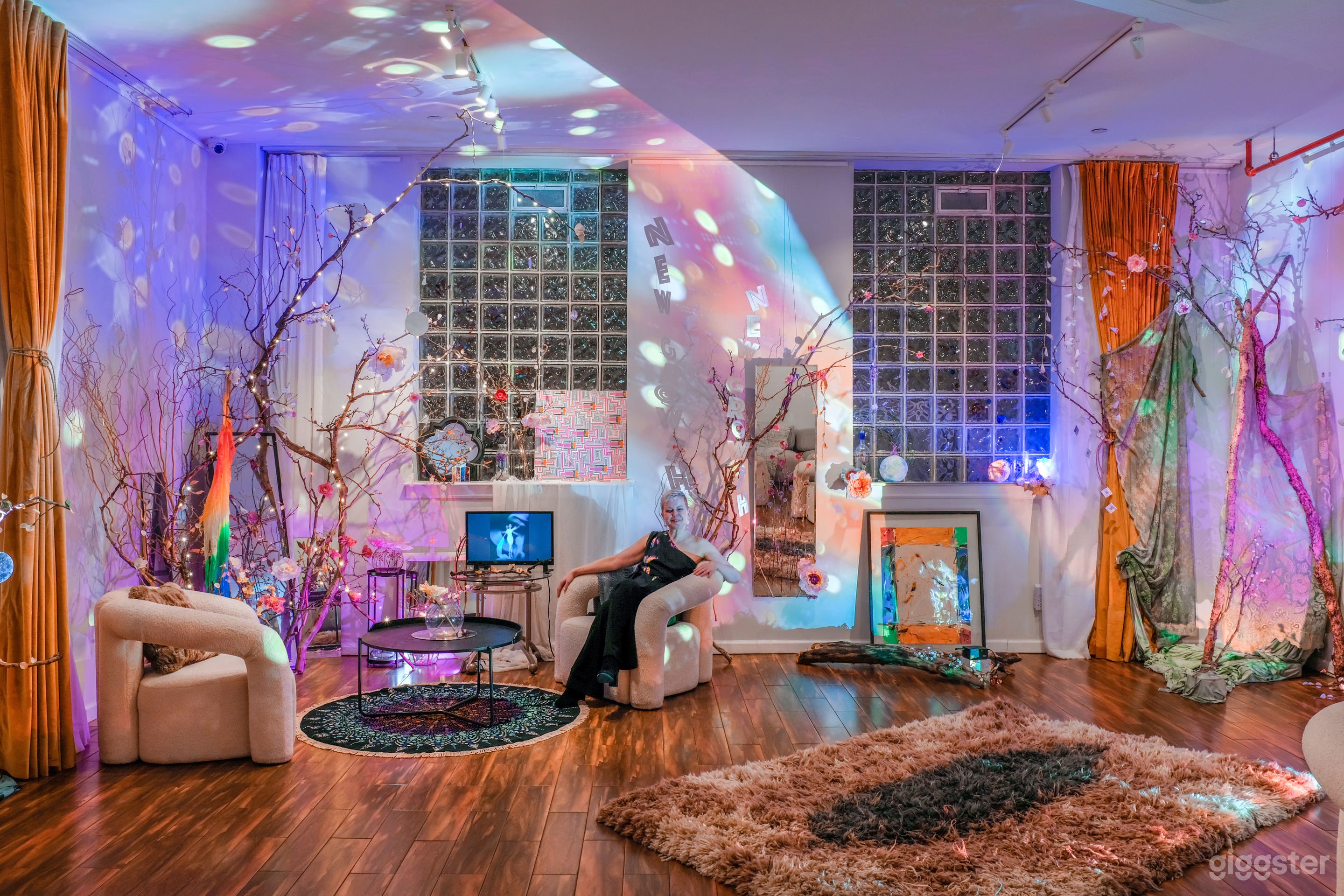 Modern Gallery/ Venue For Space Photo 1