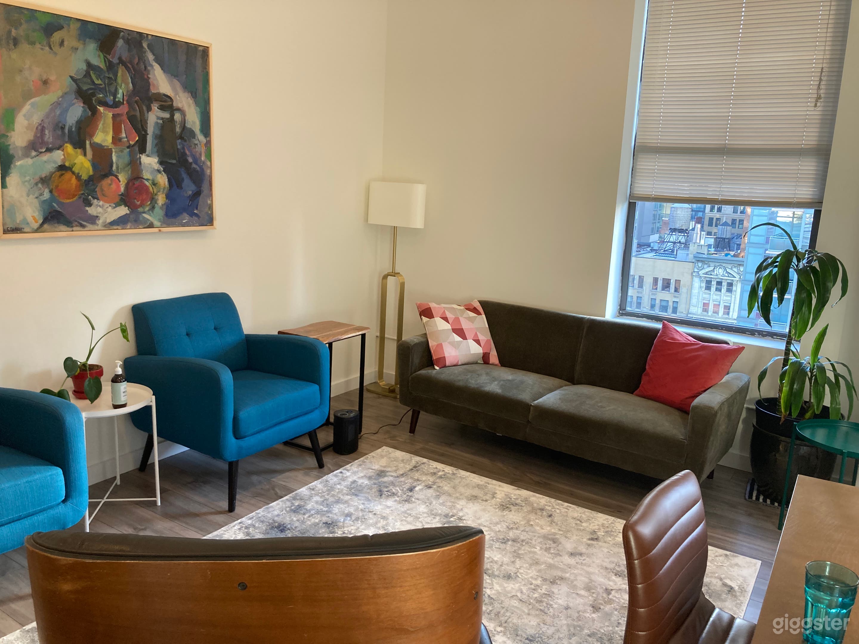 Bright Three-Room Therapy Office Suite in Midtown Manhattan Photo 4