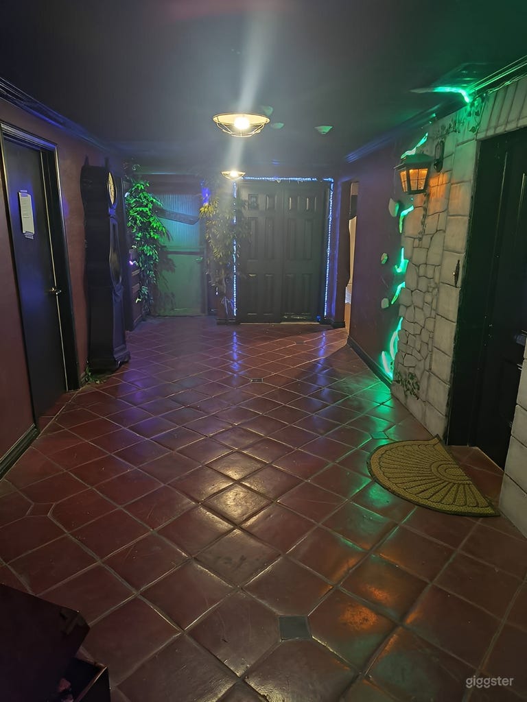  Dark Hallway Escape Room 