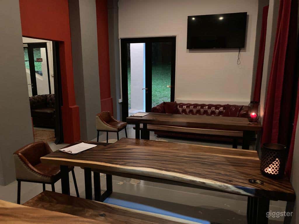 Dempsey, hidden in a gully, surrounded by greenery Photo 2