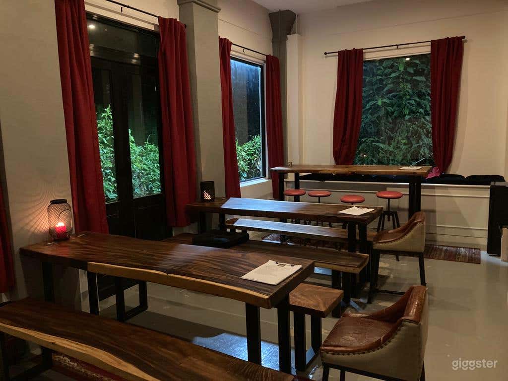 Dempsey, hidden in a gully, surrounded by greenery Photo 3