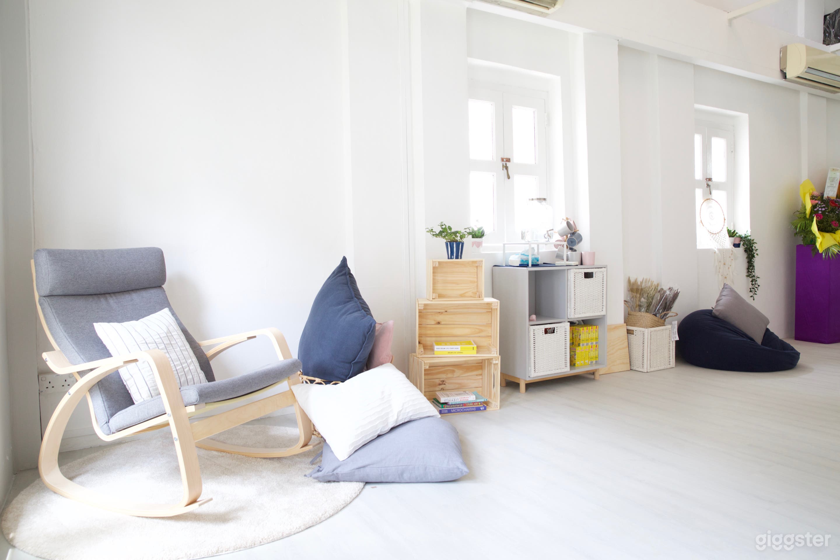 Spacious Studio Space Photo 4