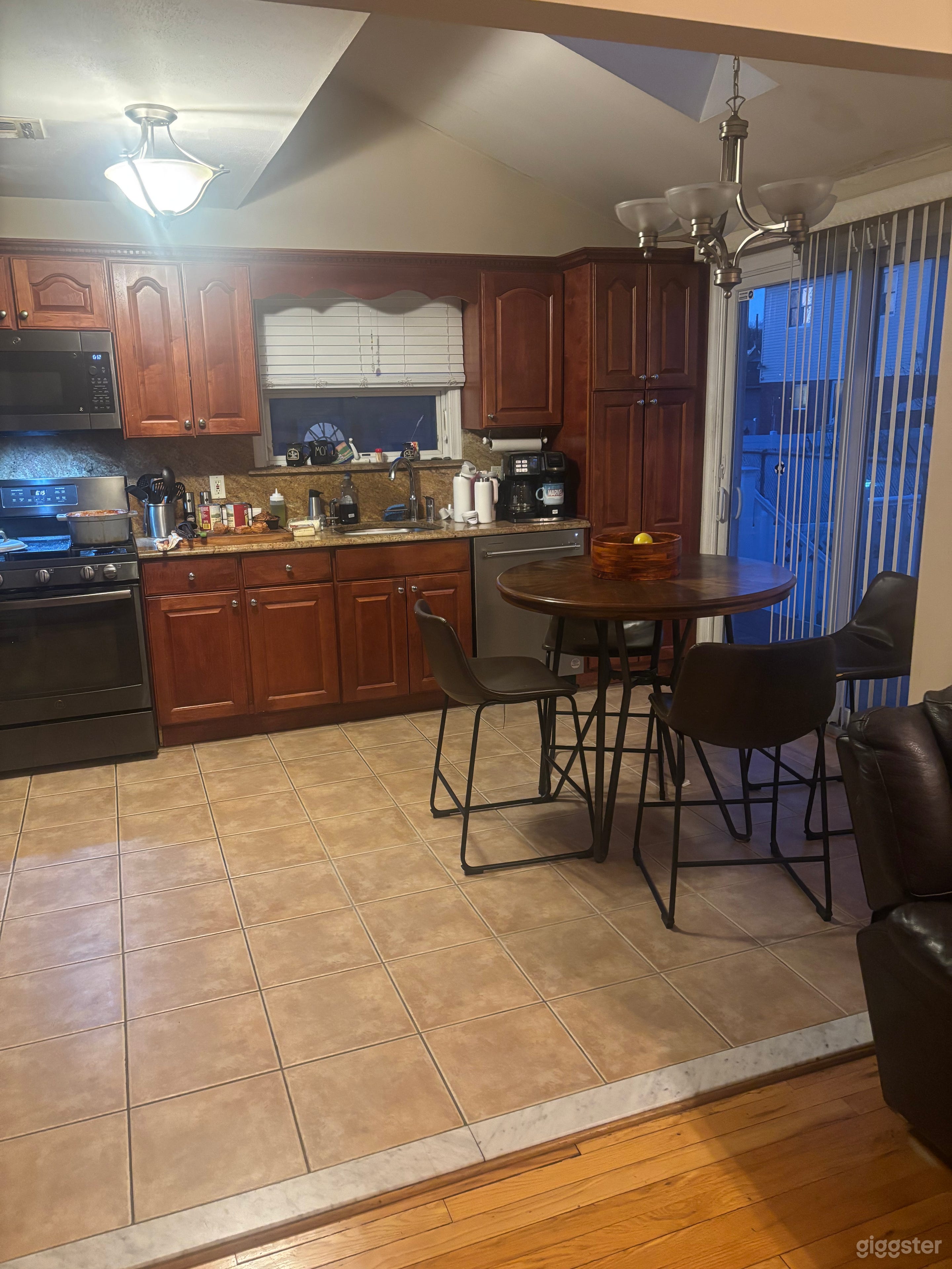 Staten Island Suburban House Photo 3