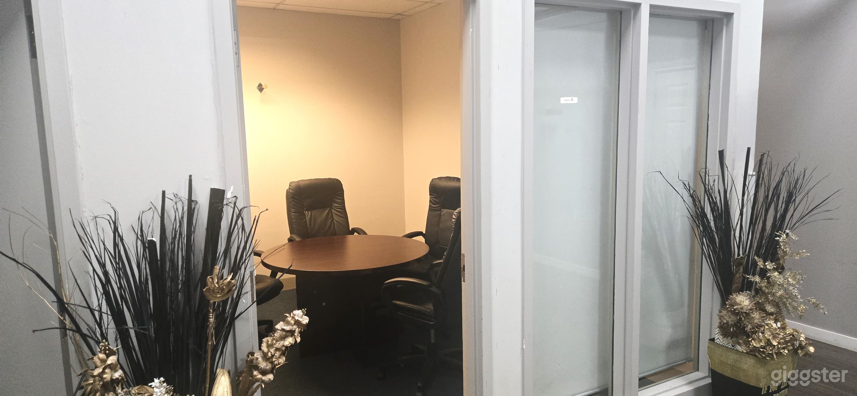 Meeting Room or Event Makeup Studio Photo 1