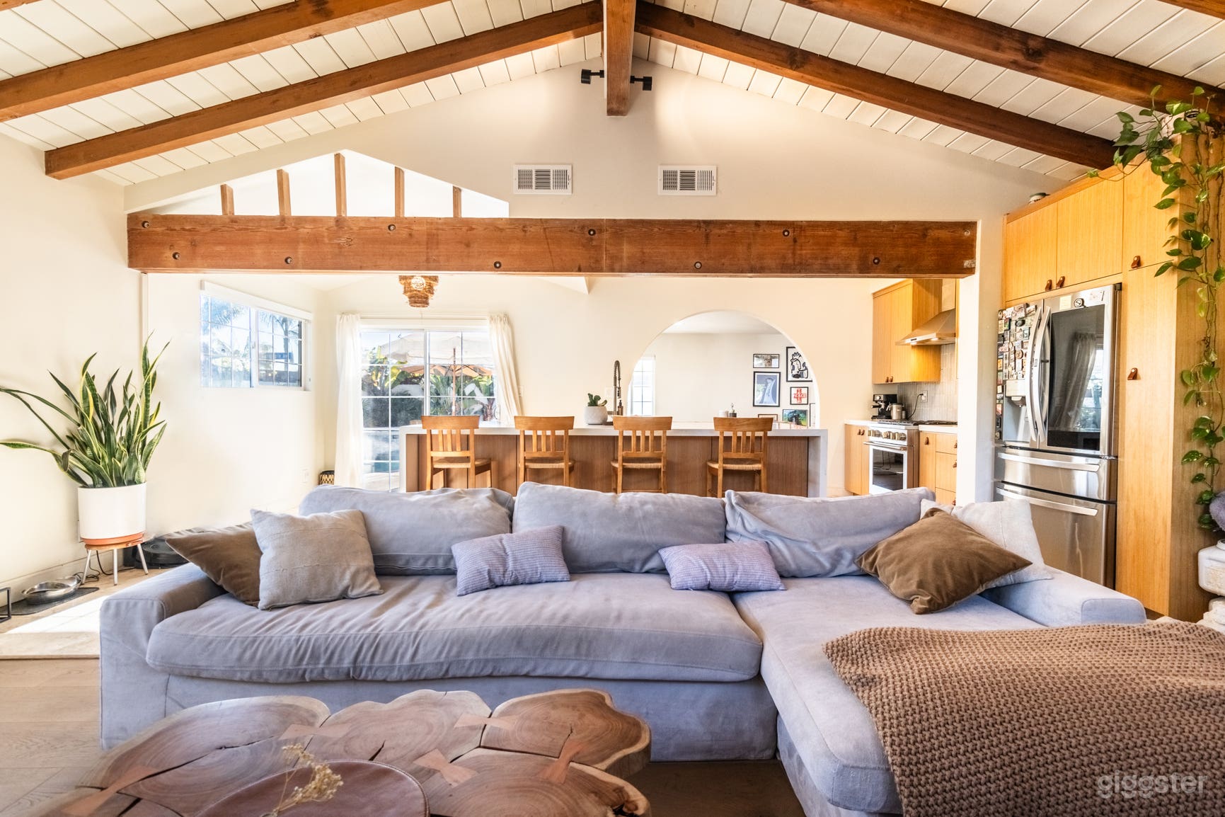 Spanish Style House w/ Pool & Jacuzzi Photo 2