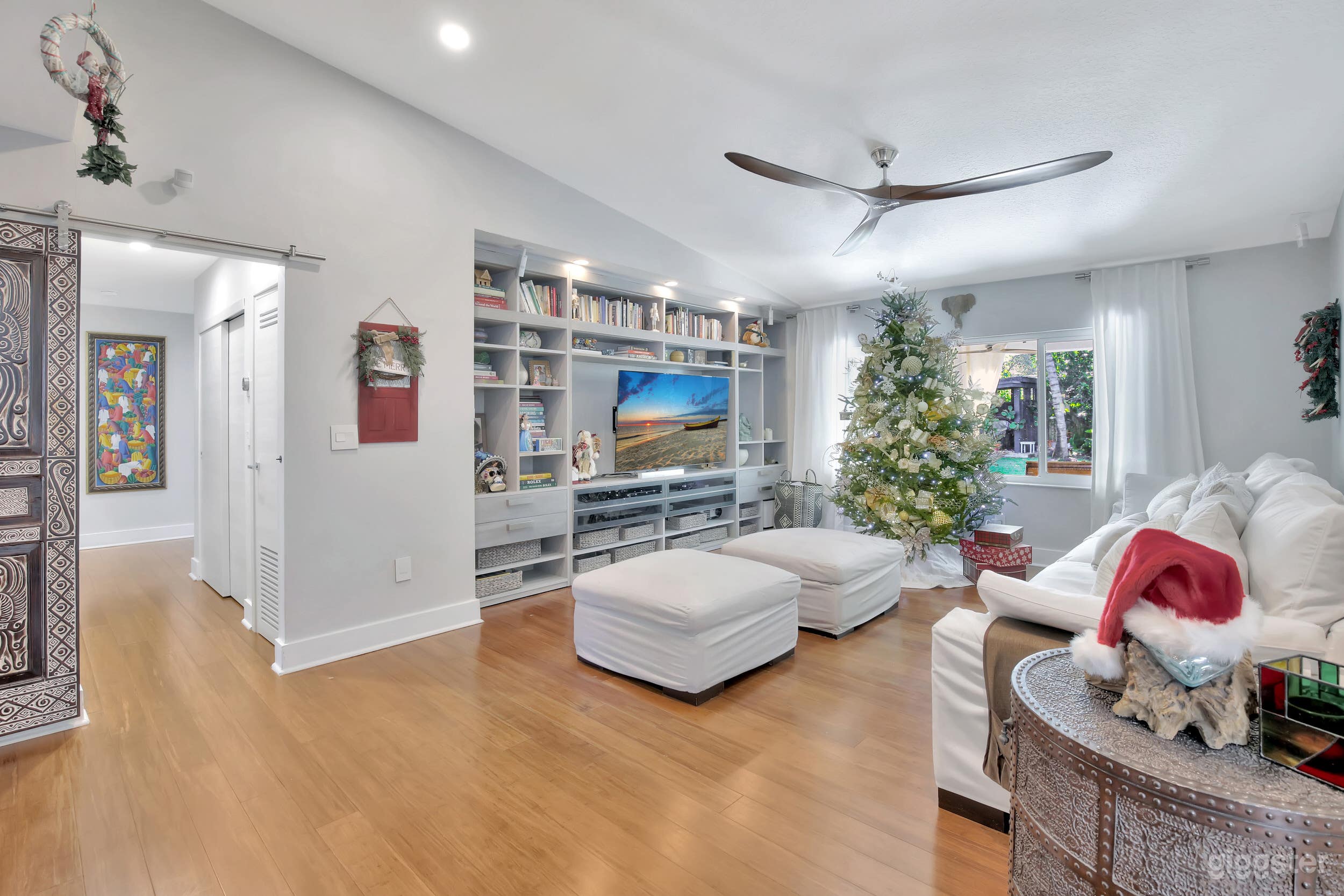 Amazing Tropical Paradise + Large Waterfall Pool Photo 3