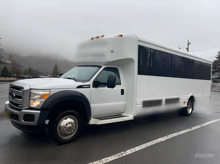  Bus de Fête de Luxe pour 25 Personnes (avec Toilettes) 