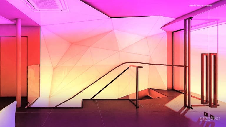  Moderner Comedy Club & Neon Showroom 