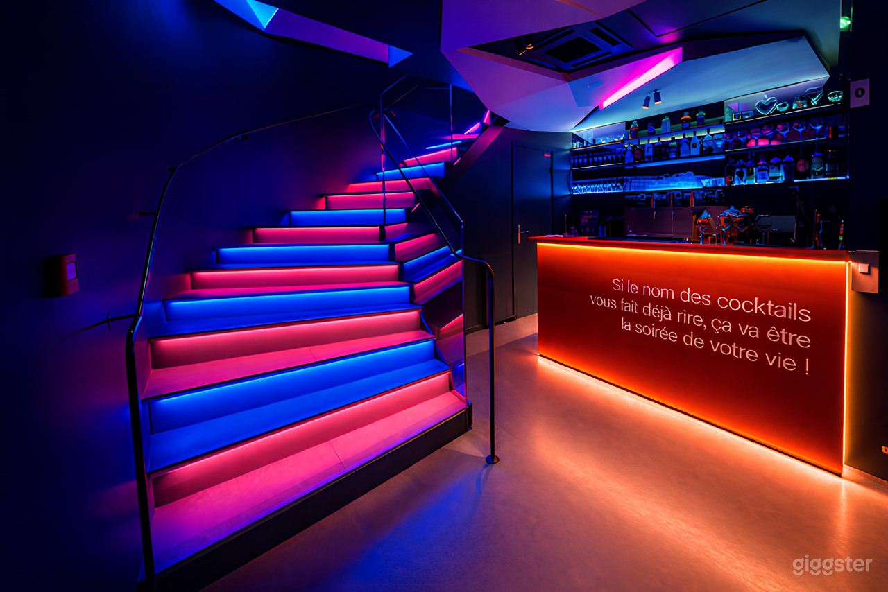Photo de Comedy Club Moderne & Showroom Néon 3