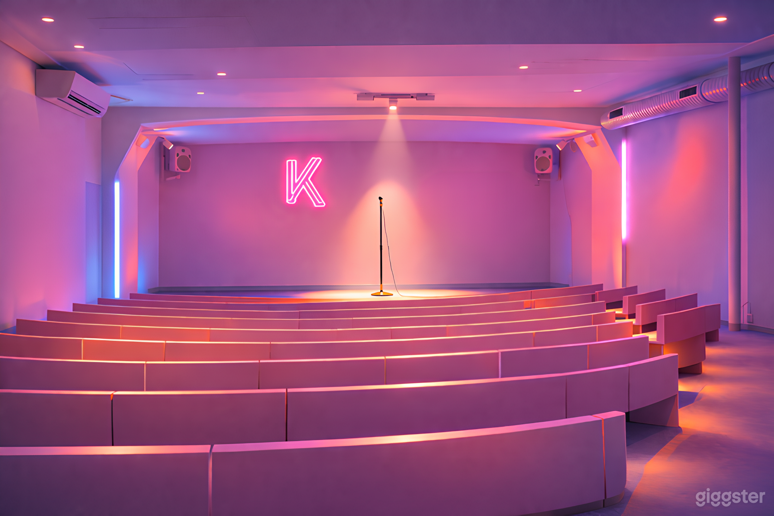 Photo de Comedy Club Moderne & Showroom Néon 1
