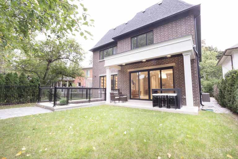  Custom Home in Etobicoke [20 Minutes to Downtown] 