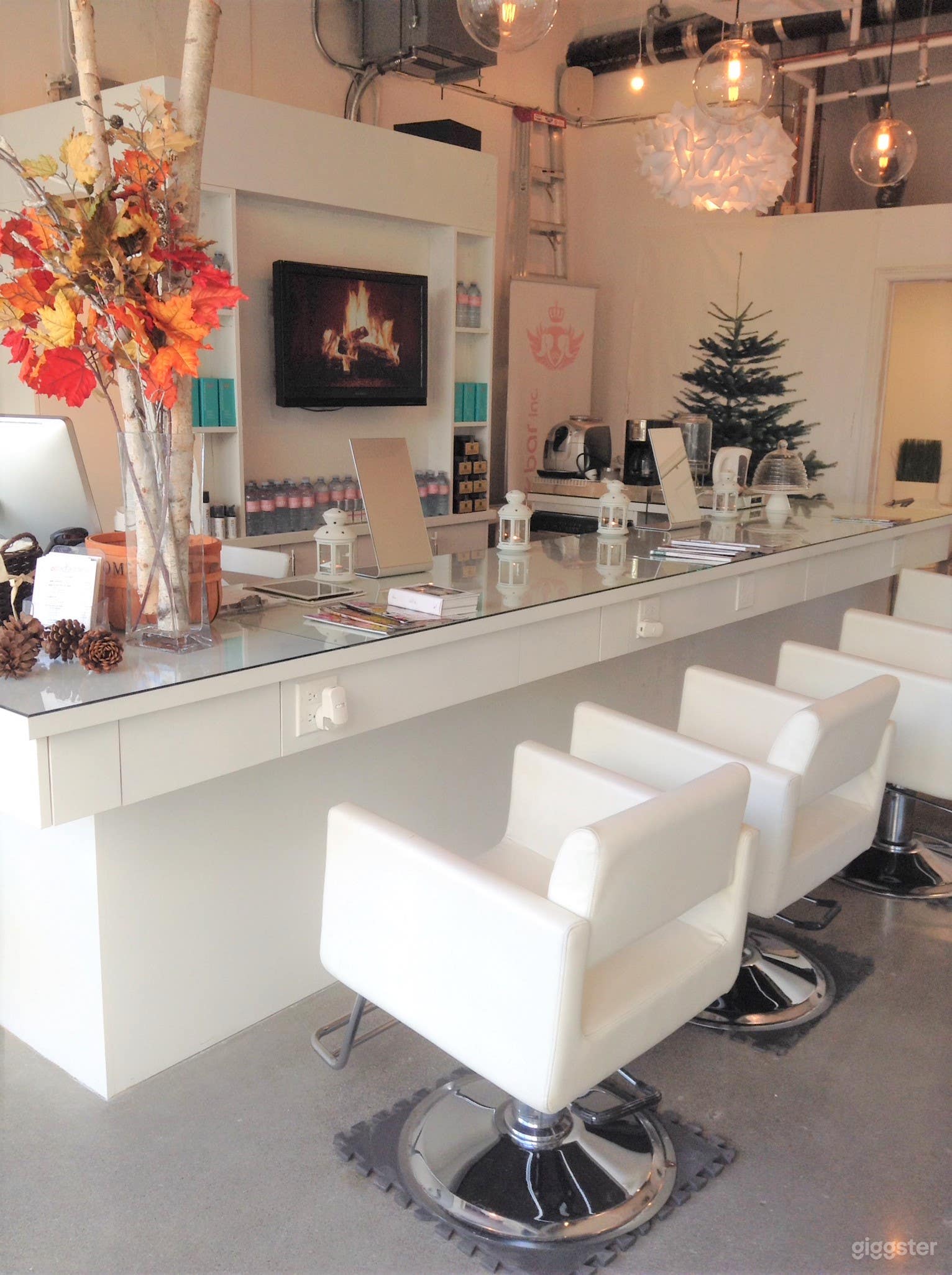 Bright Open Bar Concept Queen West Photo 2