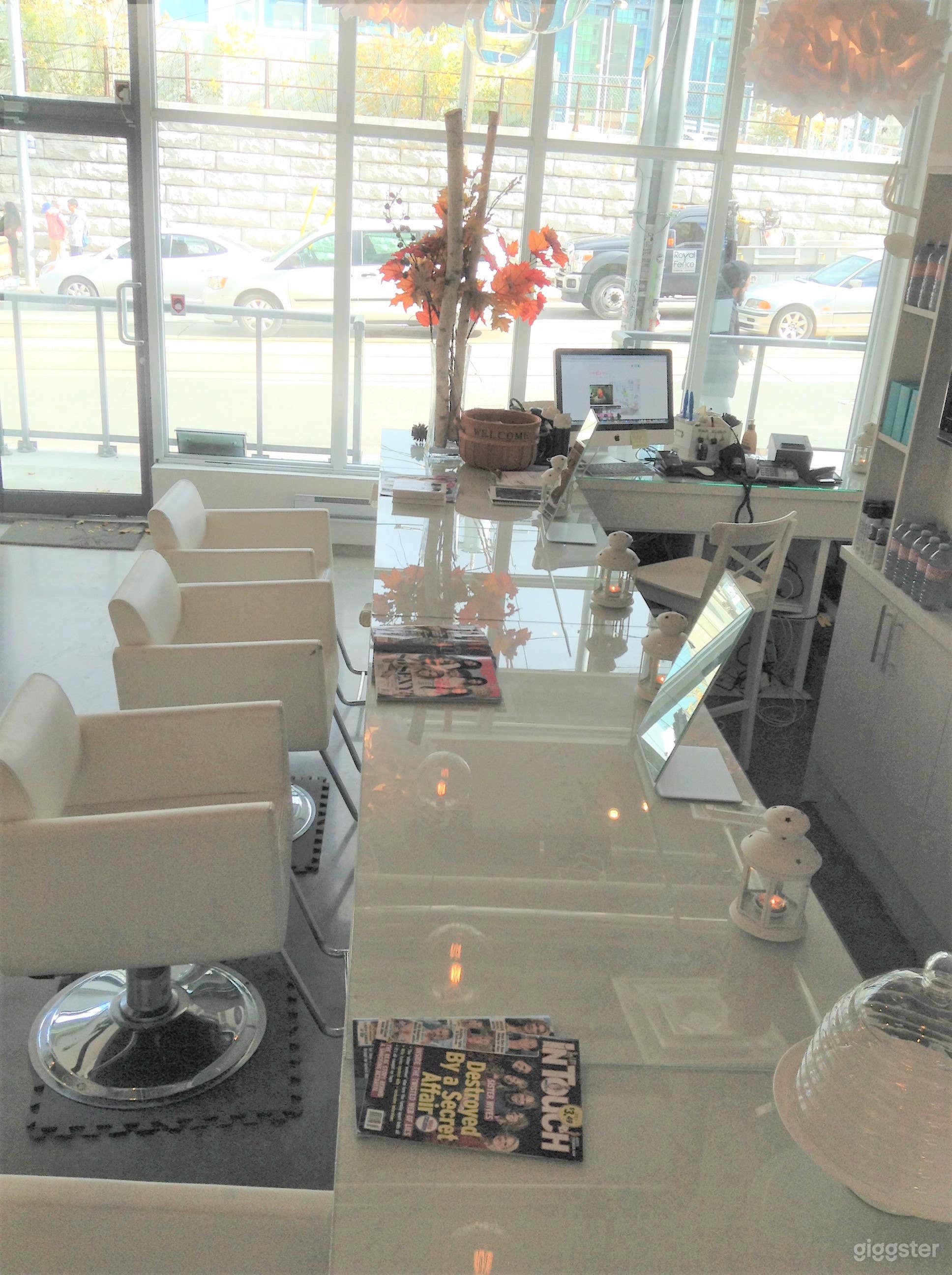 Bright Open Bar Concept Queen West Photo 1