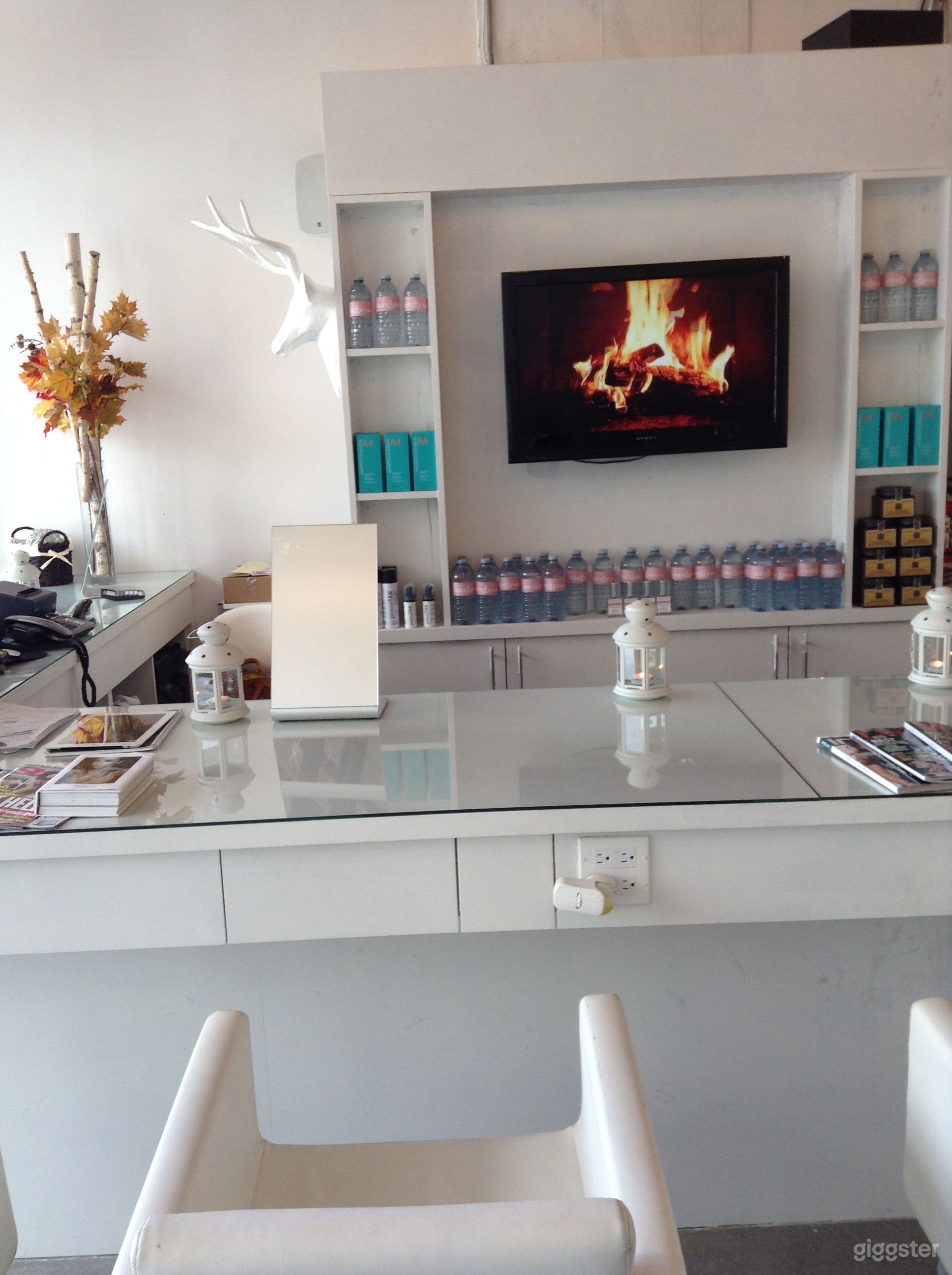 Bright Open Bar Concept Queen West Photo 4