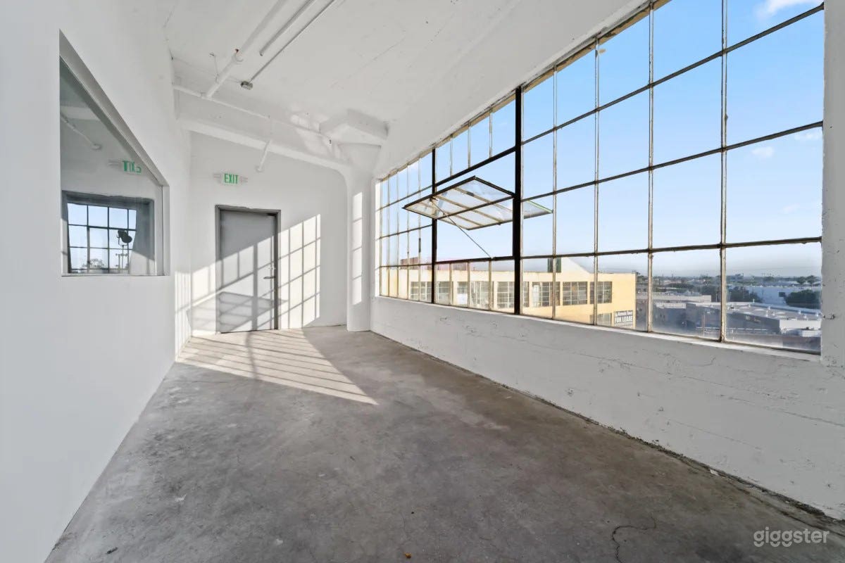 DTLA Daylight Studio + Best LA rooftop view Photo 2