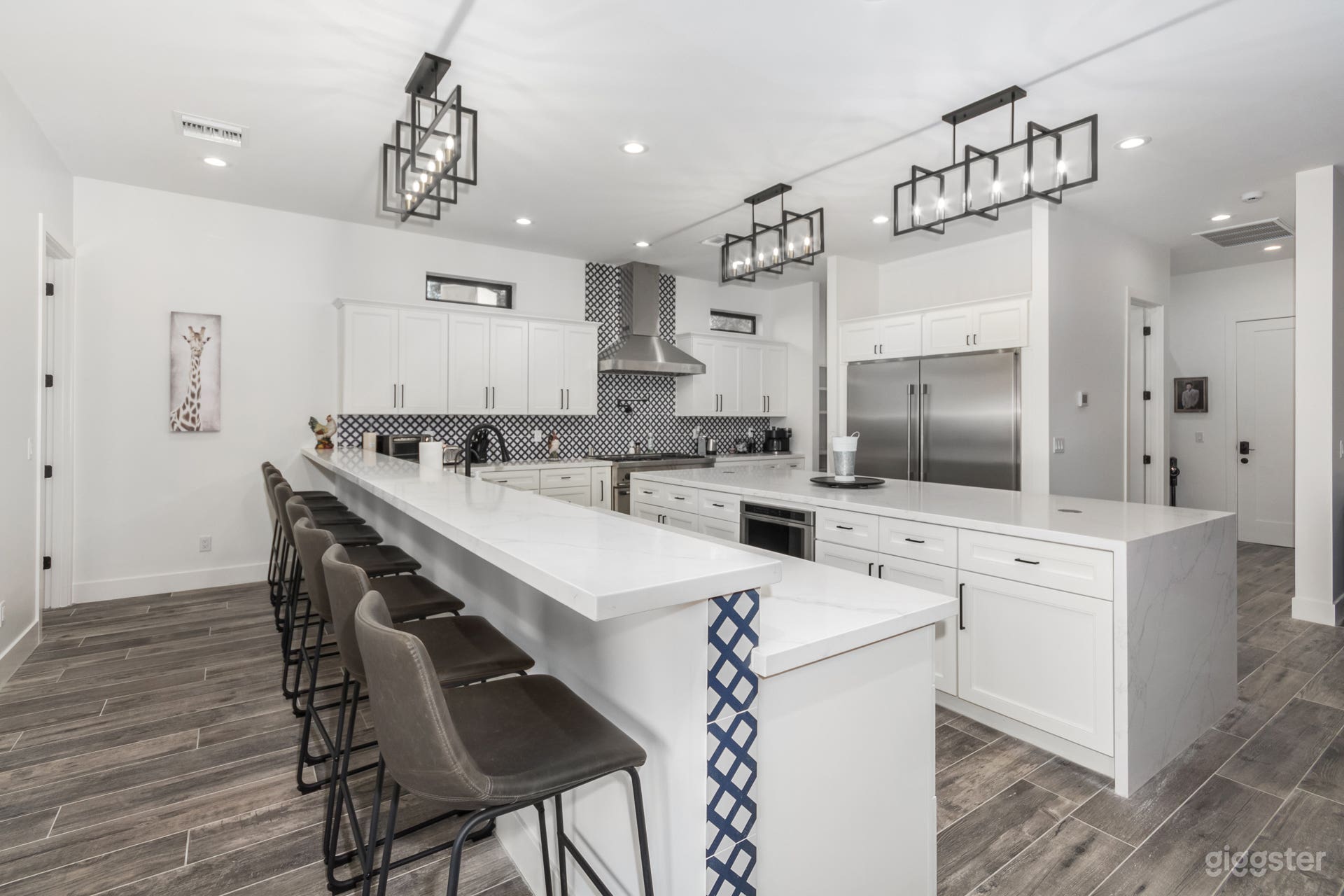 Huge Chef's Kitchen with Butlers Pantry