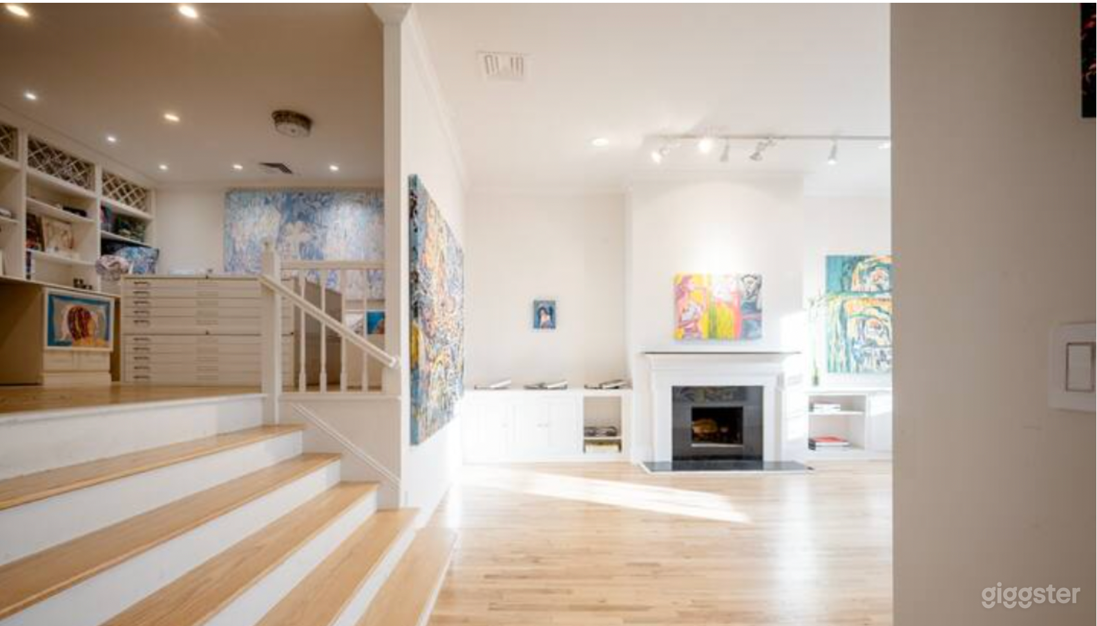 3500 square ft 4 br 3 ba Art Gallery Penthouse. Private rooftop. Photo 1