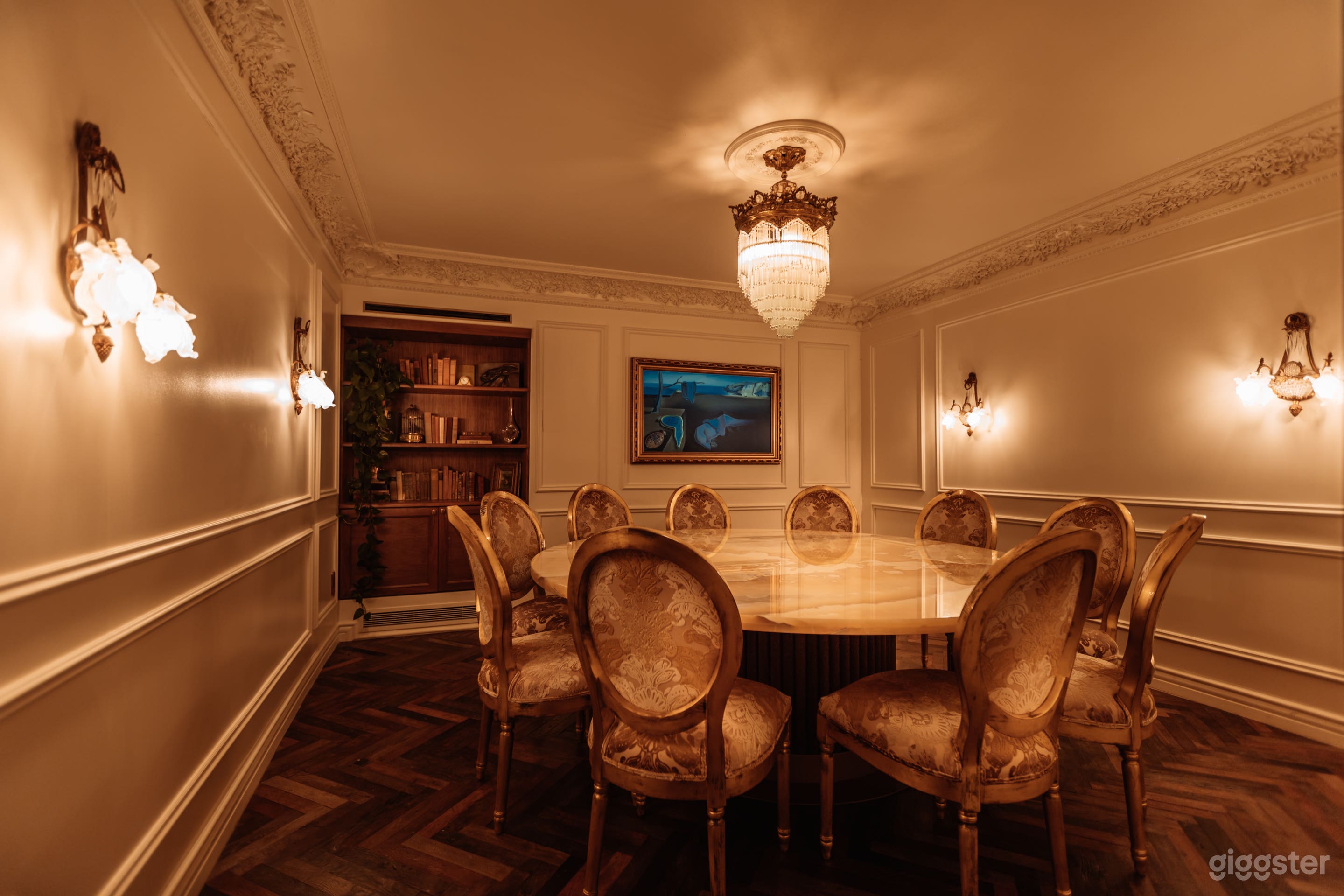 Luxury Parisian private dining room  Photo 2
