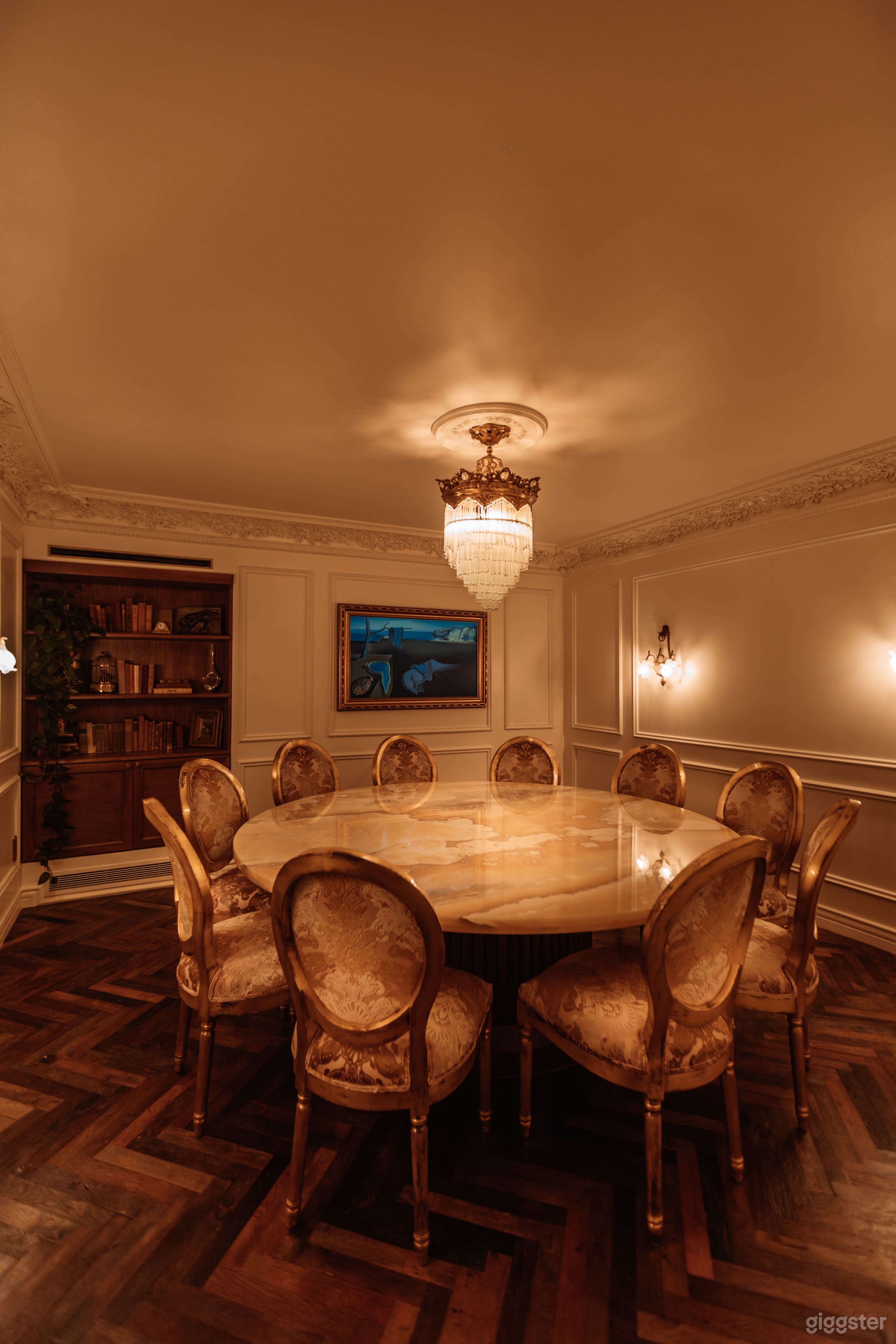 Luxury Parisian private dining room  Photo 1