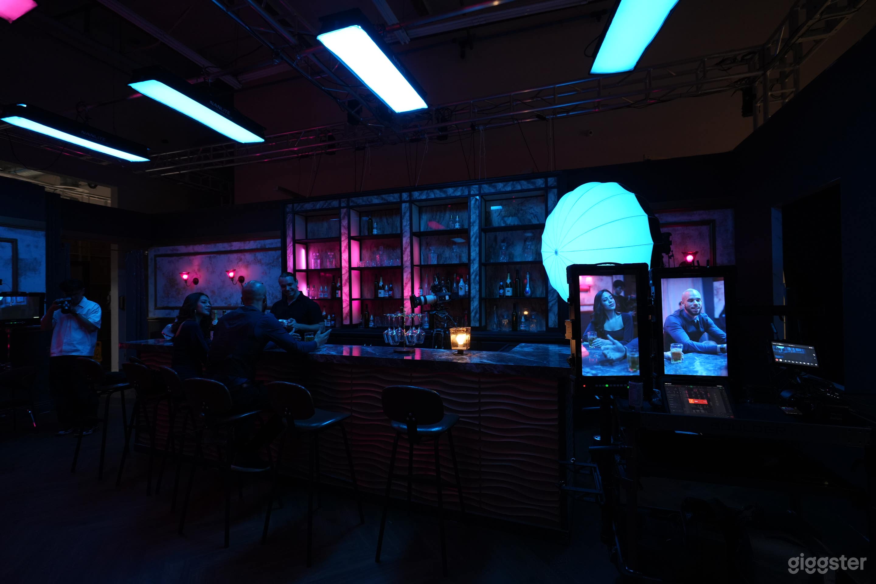 Elegant Restaurant & Bar Set | Marble Bar | DMX RGB Lighting Photo 2