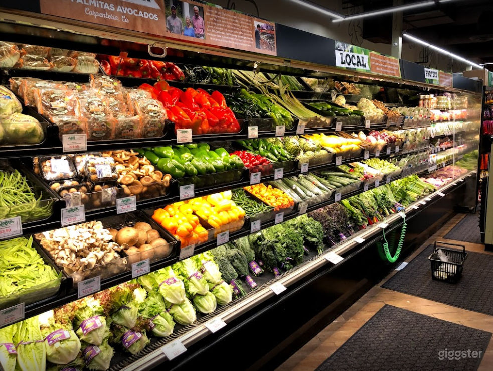 Spacious Health Food Store Perfect for Photoshoots and Productions in Thousand Oaks Photo 2