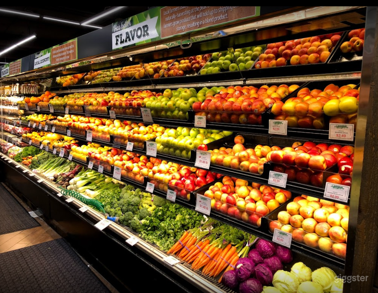  Spacious Health Food Store Perfect for Photoshoots and Productions in Thousand Oaks 