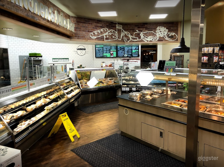  Spacious Health Food Store Perfect for Photoshoots and Productions in Thousand Oaks 