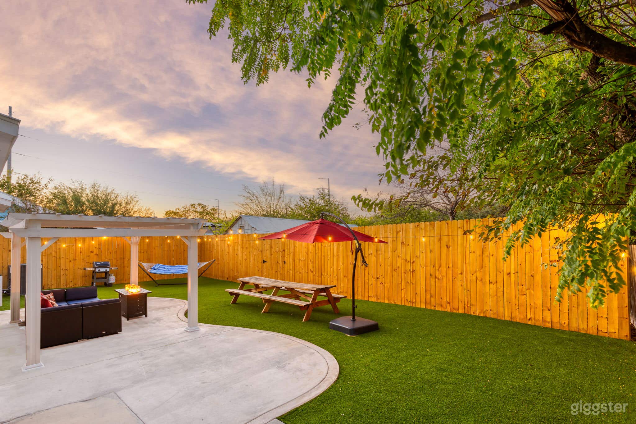 1M to Riverwalk &amp; DT ~ BBQ⭐Arcades⭐Family Fun Photo 1