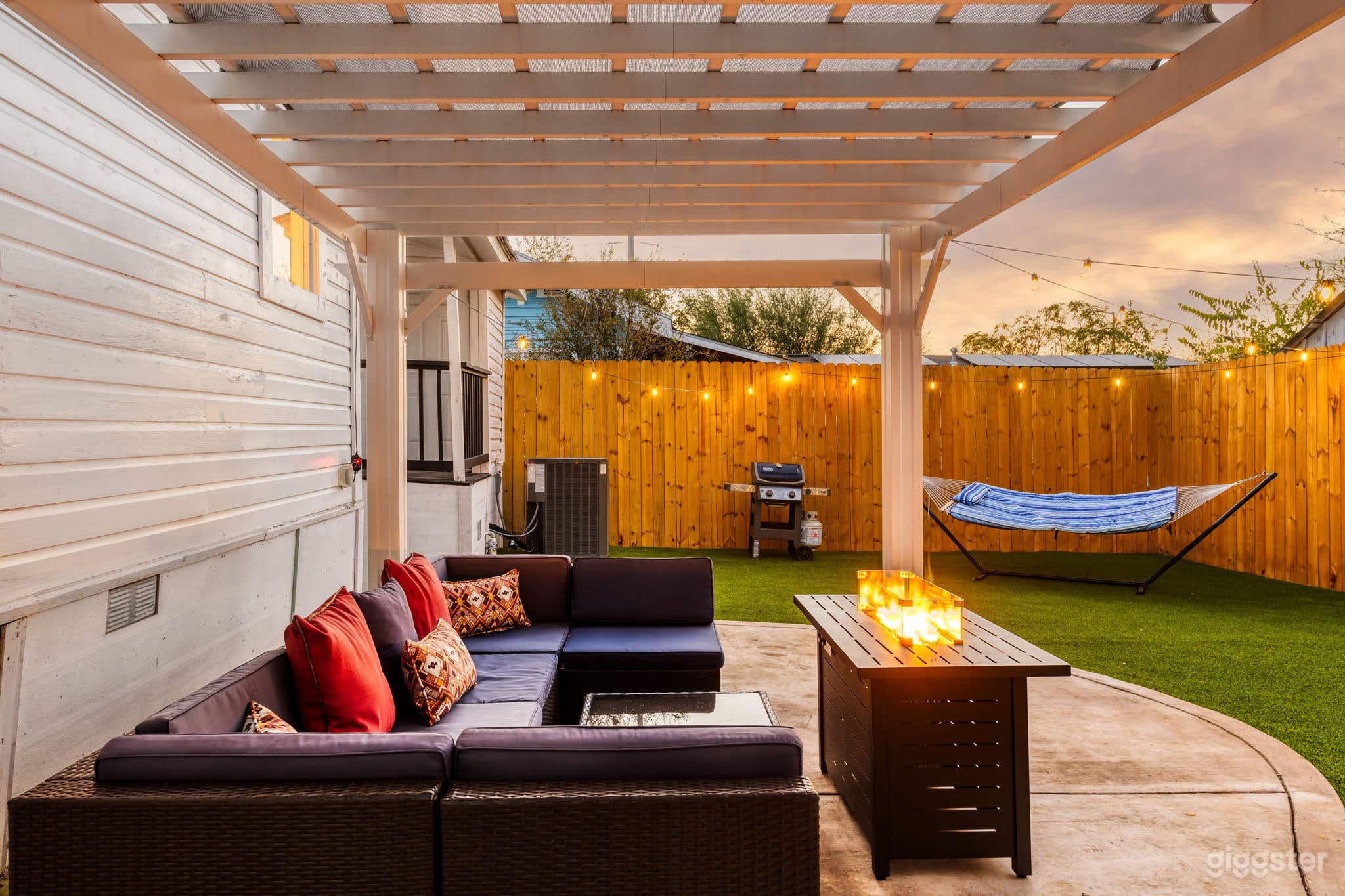 1M to Riverwalk &amp; DT ~ BBQ⭐Arcades⭐Family Fun Photo 2