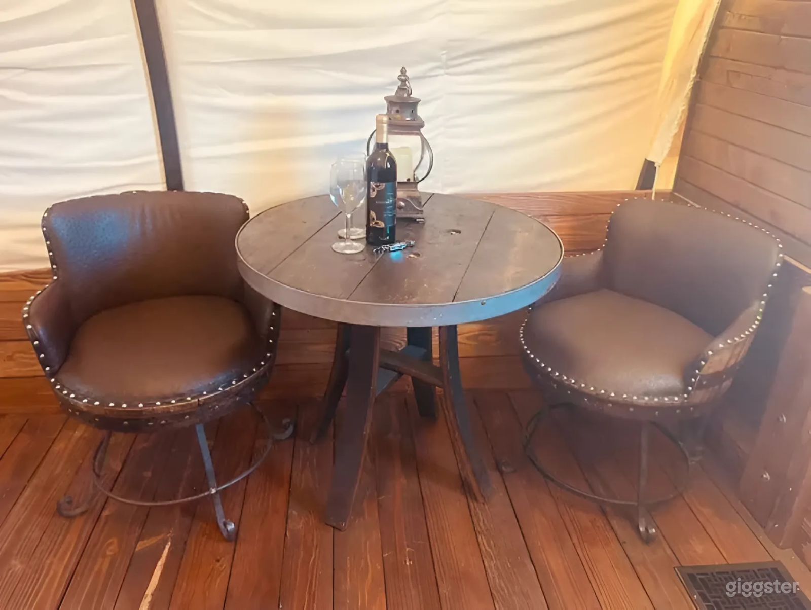 Spacious Double Queen Wagon Photo 3