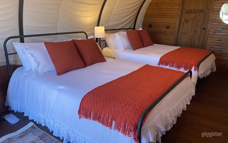  Spacious Double Queen Wagon 