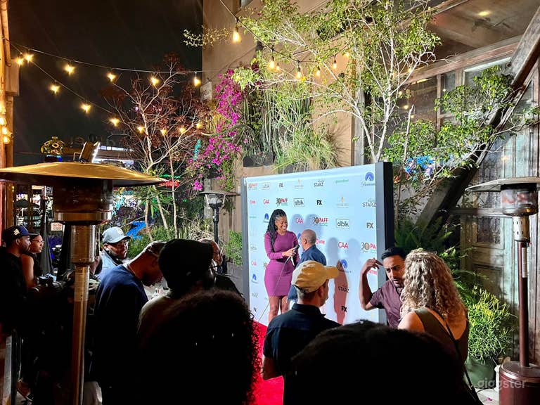  Hollywood Landmark Event Space Bar Restaurant 