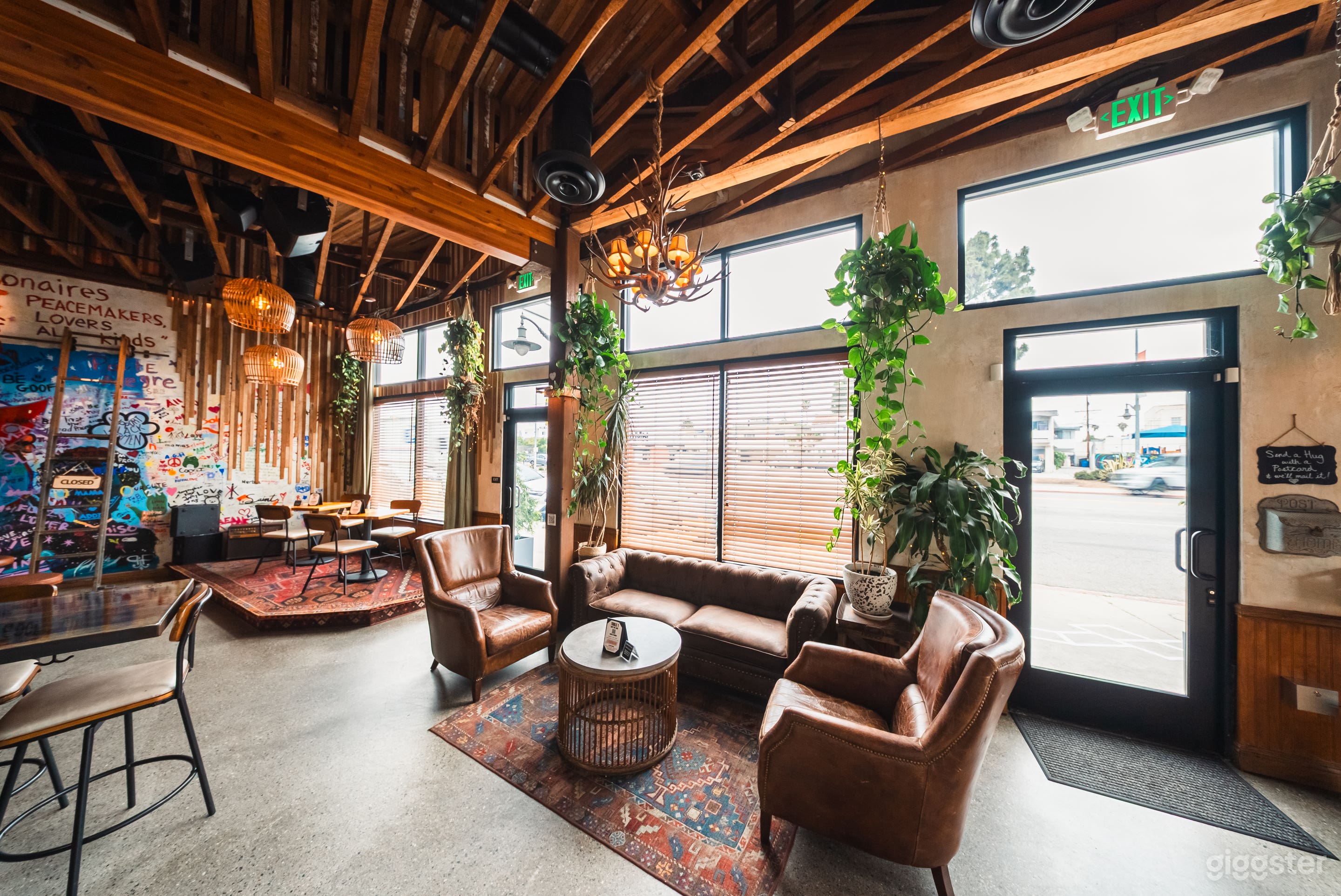 Re/creation Cafe - Boho Cafe & Patio Photo 3