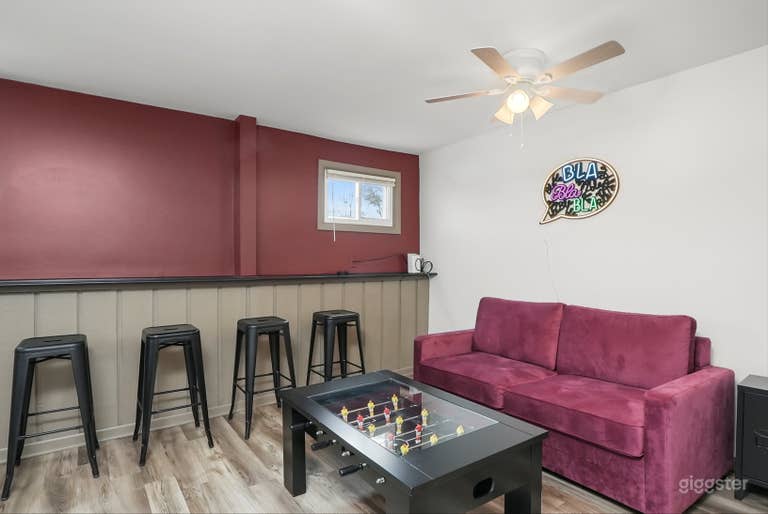  Sala de billar con sofá cama 
