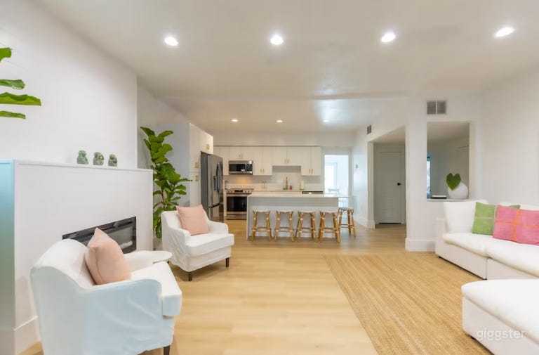  Casita Miami – Mediterranean Gem with Vibrant Backdrops 