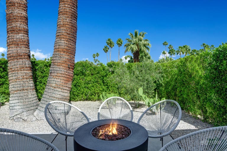  Palm Springs Paradise 