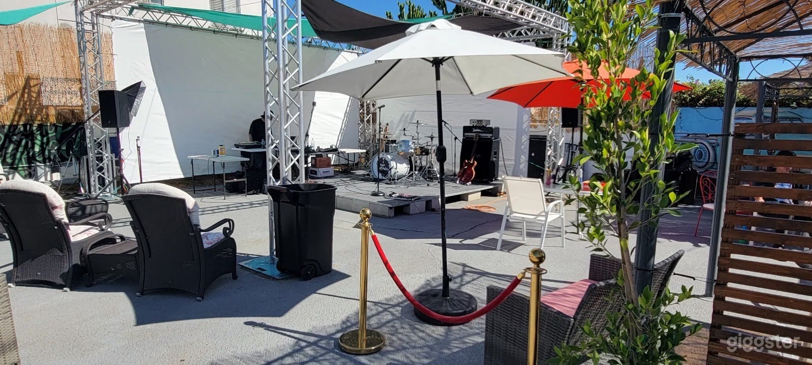 Outdoor, Masculine, flexible, artsy, classy Space Photo 1