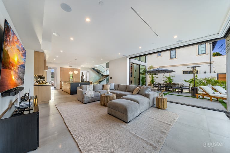  Beverly Hills Mansion w/ Meticulous Interior Design 