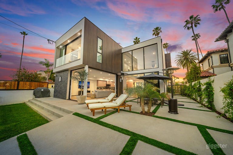  Beverly Hills Mansion w/ Meticulous Interior Design 