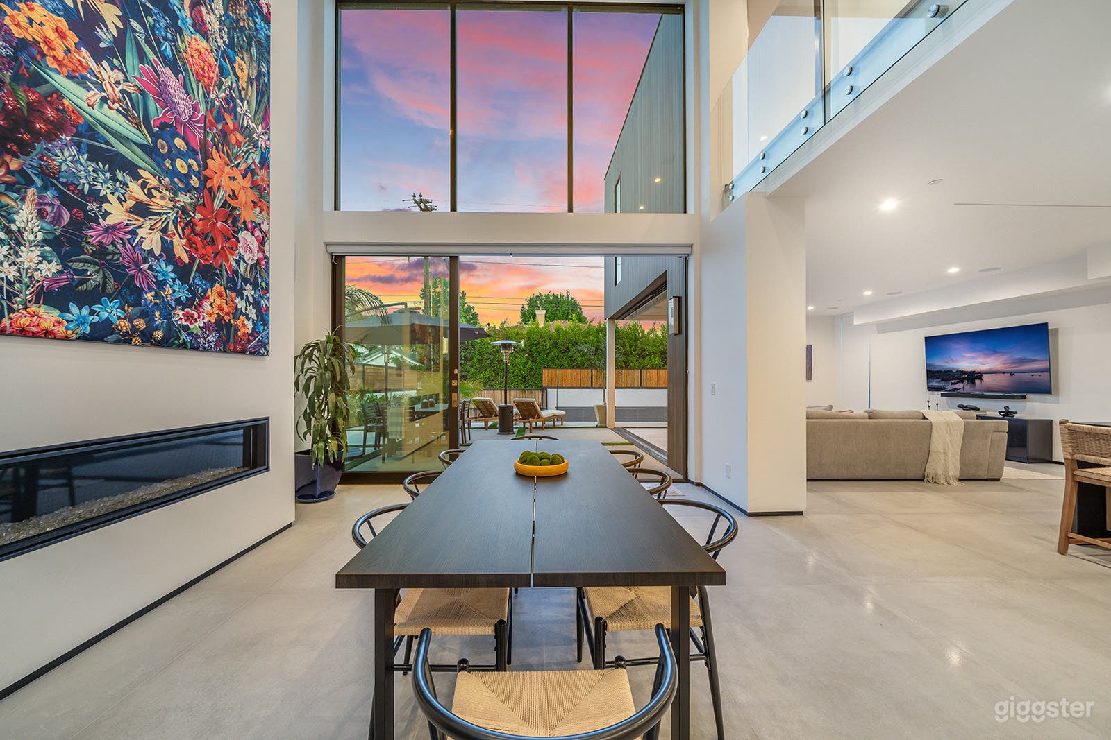 Beverly Hills Mansion w/ Meticulous Interior Design Photo 3