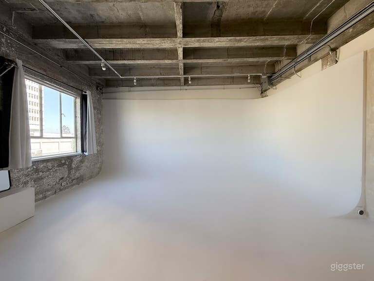  West Hollywood Photo/Video Studio | White Cyc wall 