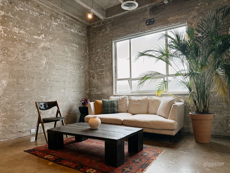  West Hollywood Photo/Video Studio | White Cyc wall 