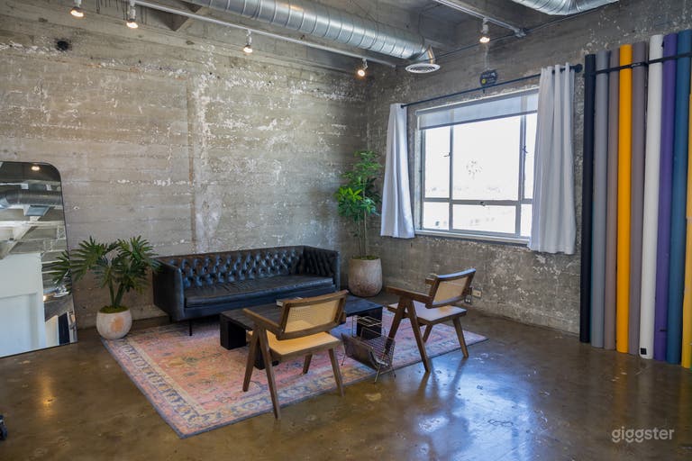  West Hollywood Photo/Video Studio | White Cyc wall 