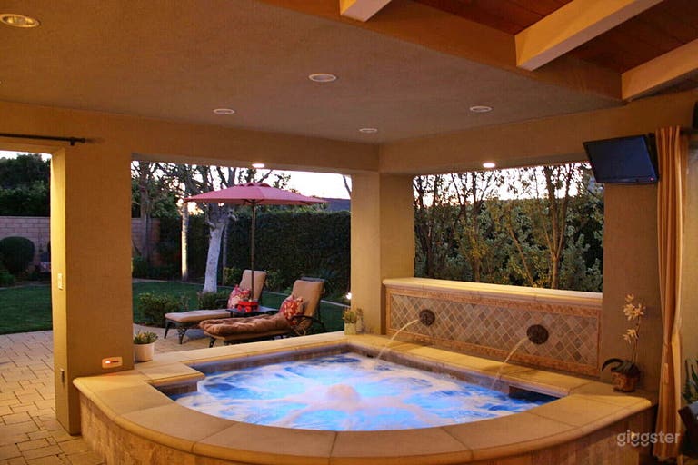  Relaxing Hot Tub Area with Fireplace 