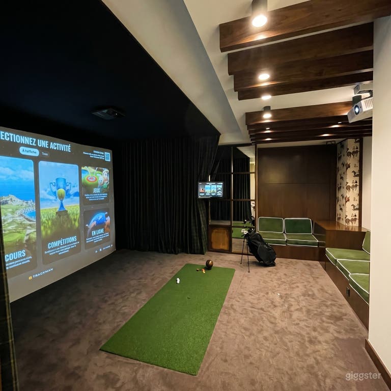  Private Indoor-Golf-Raum mit Konferenzbereich 